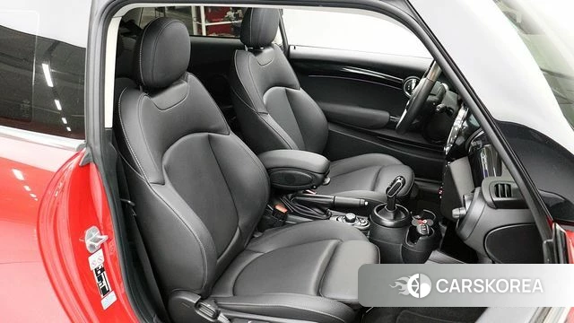 Mini Cooper 2024 Красный из Кореи, фото 2
