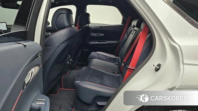 Genesis GV70 2023 Белый из Кореи, фото 2