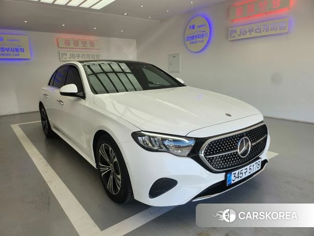 Mercedes-Benz E-Class W214 2024 Белый из Кореи, фото 2