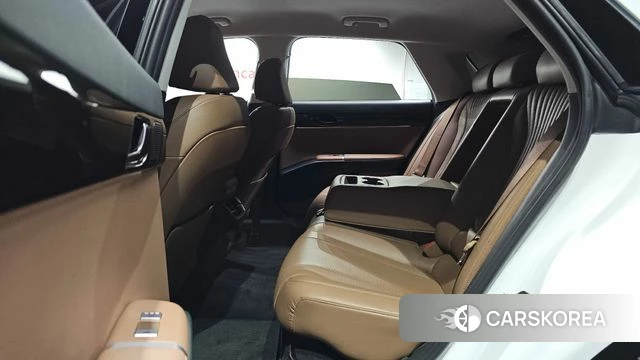 Hyundai Grandeur Hybrid (GN7) 2023 Белый из Кореи, фото 2