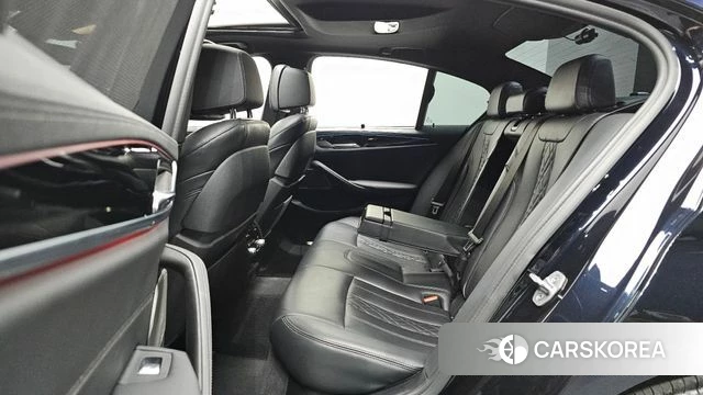 BMW 5 Series (G30) 2022 Черный из Кореи, фото 2