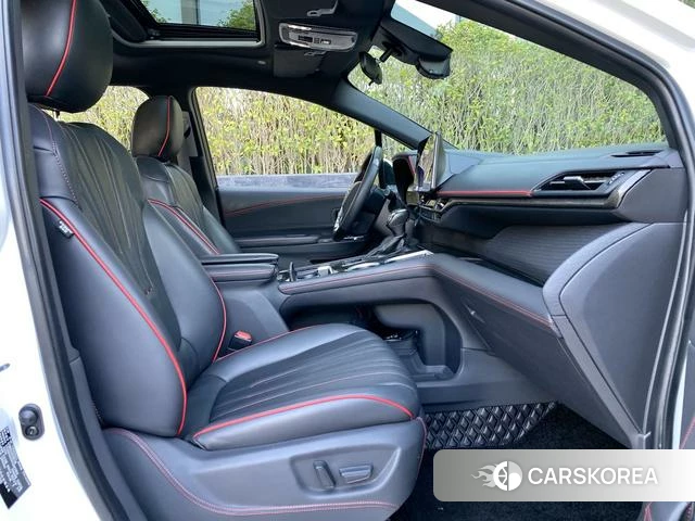 Toyota Sienna 2023 Белый из Китая, фото 2