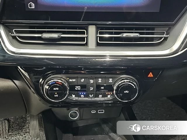 Chevrolet (GM Daewoo) Trax Crossover 2023 Белый из Кореи, фото 2