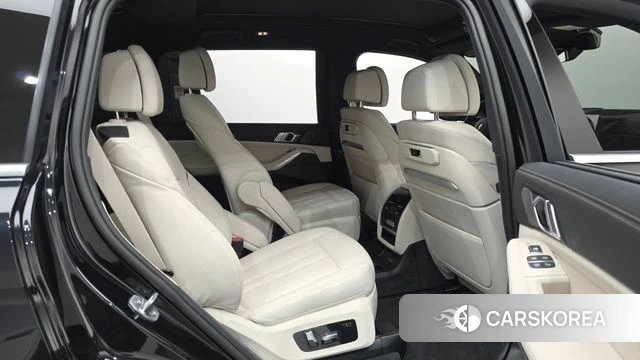 BMW X7 (G07) 2026 Черный из Кореи, фото 2