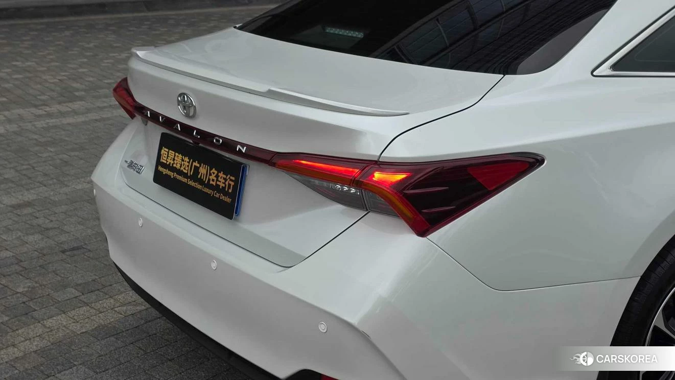 Toyota Avalon 2022 Белый из Китая, фото 2