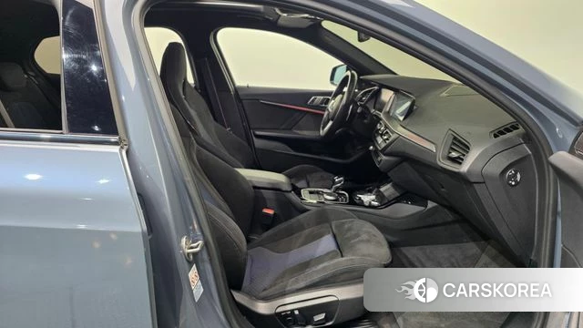 BMW 1 Series (F40) 2021 Небесно-голубой из Кореи, фото 2