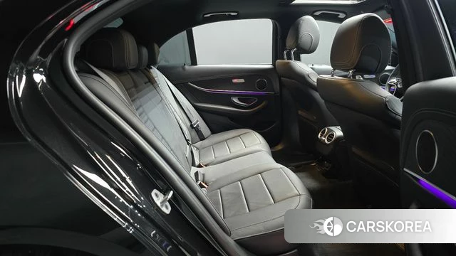 Mercedes-Benz E-Class W213 2022 Черный из Кореи, фото 2
