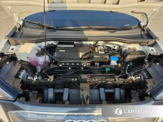 Audi Q4 e-Tron (F4) 2023 Белый из Кореи, фото 2