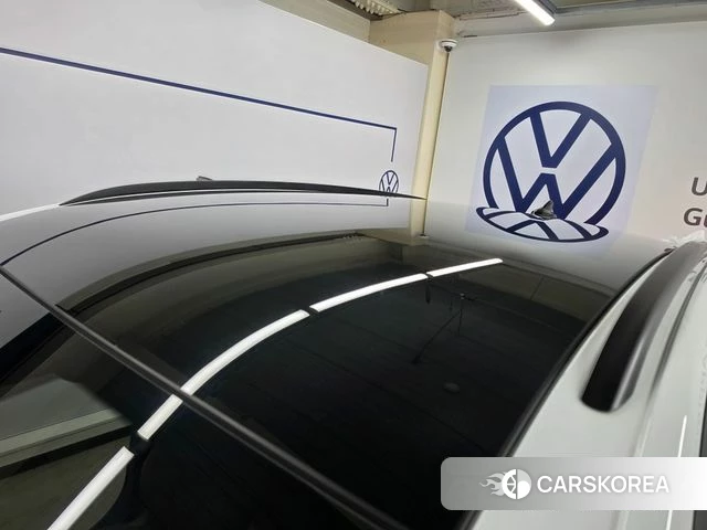 Volkswagen ID.4 2023 Белый из Кореи, фото 2