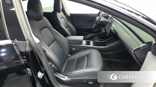 Tesla Model 3 2020 Черный из Кореи, фото 2