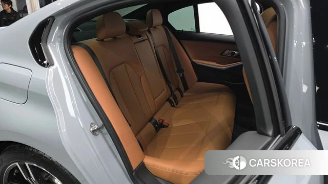 BMW 3 Series (G20) 2024 Серебристо-серый из Кореи, фото 2