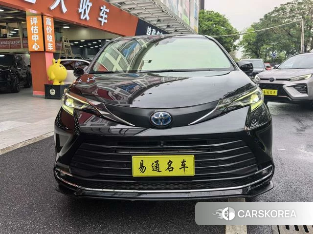 Toyota Sienna 2022 Черный из Китая, фото 2
