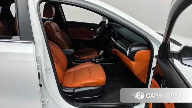 Kia The New K3 2nd generation 2022 Белый из Кореи, фото 2