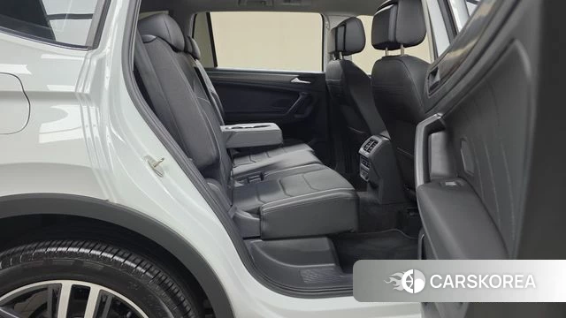 Volkswagen Tiguan Allspace 2022 Белый из Кореи, фото 2