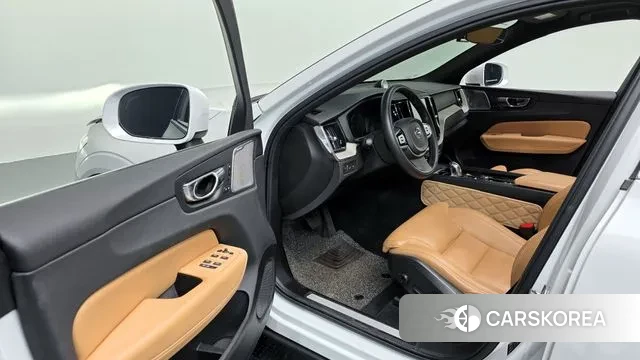 Volvo XC60 second Generation 2019 Белый из Кореи, фото 2