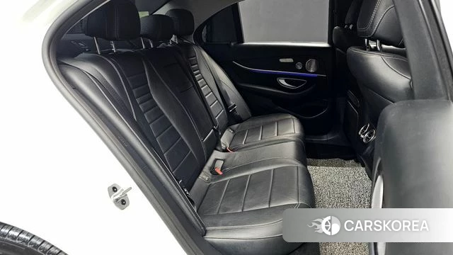 Mercedes-Benz E-Class W213 2019 Белый из Кореи, фото 2