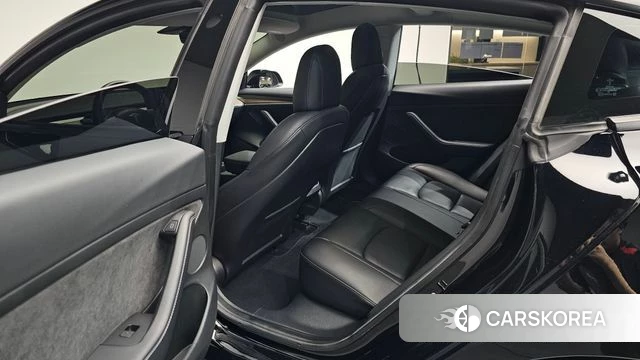 Tesla Model 3 2022 Черный из Кореи, фото 2