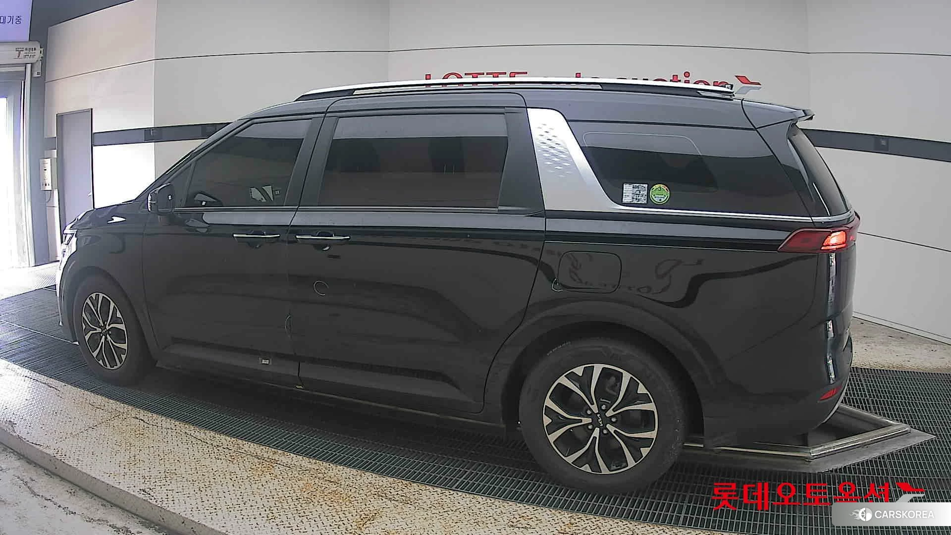 Kia Carnival 2023 Aurora Black Pearl из Кореи, фото 2