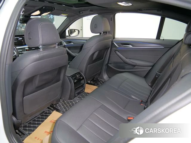 BMW 5 series 2021 Белый из Китая, фото 2