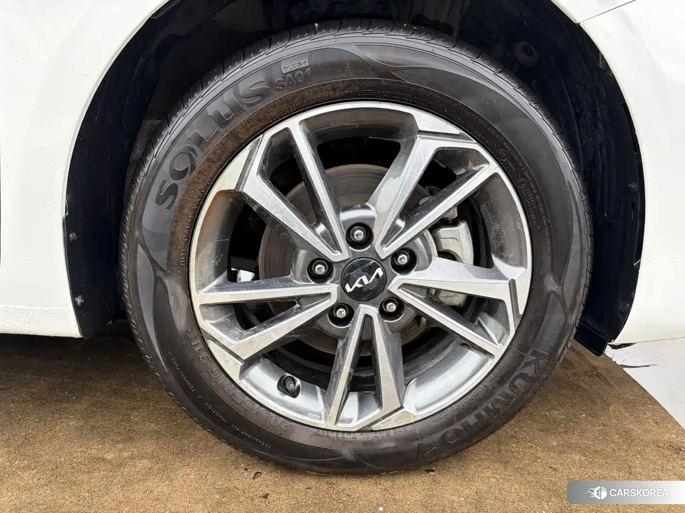 Kia K3 2023 Белый из Китая, фото 2