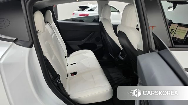 Tesla Model Y 2023 Белый из Кореи, фото 2
