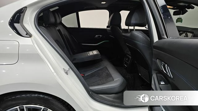 BMW 3 Series (G20) 2020 Белый из Кореи, фото 2