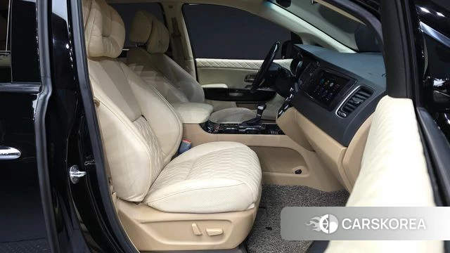 Kia The New Carnival 2019 Черный из Кореи, фото 2