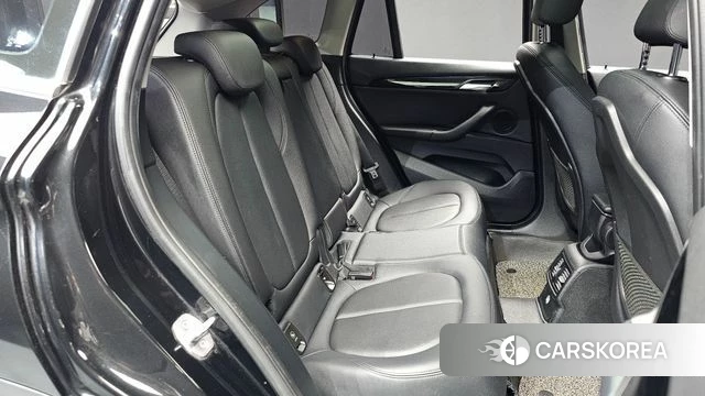 BMW X1 (F48) 2018 Черный из Кореи, фото 2