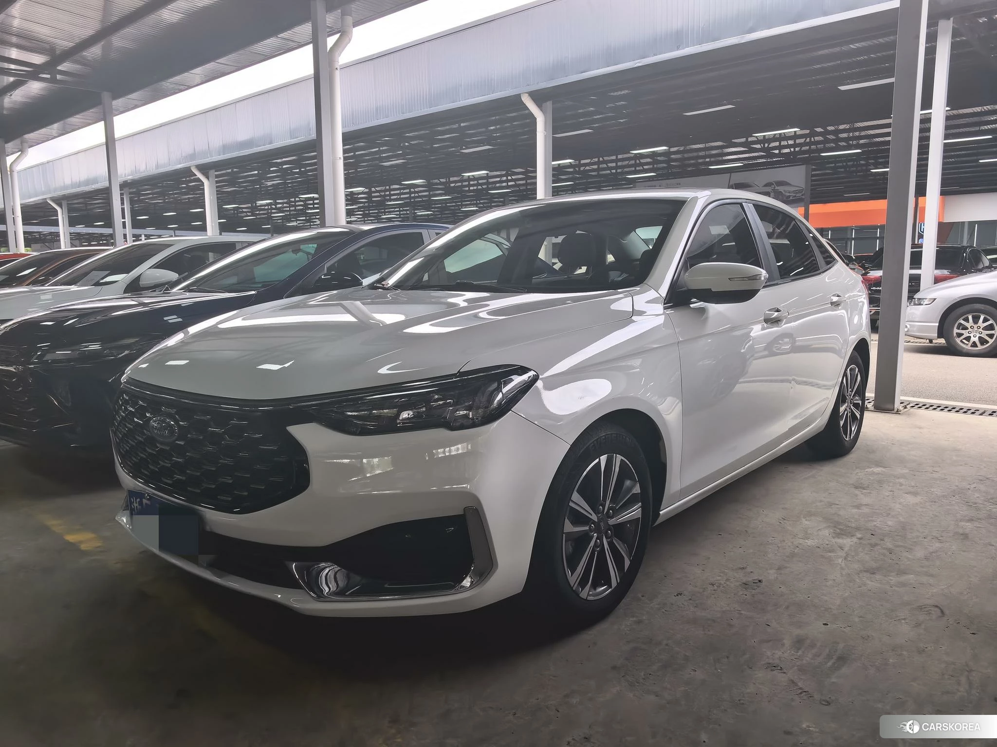 Ford Escort 2021 Белый из Китая, фото 2