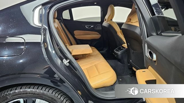 Volvo S60 3rd generation 2022 Черный из Кореи, фото 2
