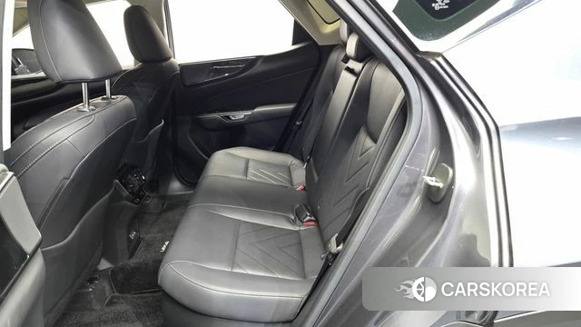 Lexus NX450h + 2nd generation 2023 Серый из Кореи, фото 2