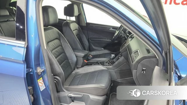 Volkswagen Tiguan Allspace 2020 Синий из Кореи, фото 2