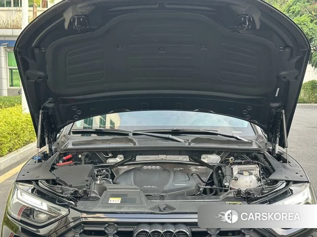 Audi Q5L 2022 Черный из Китая, фото 2