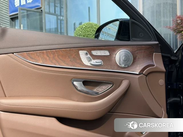 Mercedes-Benz E-Class 2023 Другой из Китая, фото 2