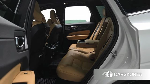 Volvo XC60 second Generation 2020 Белый из Кореи, фото 2