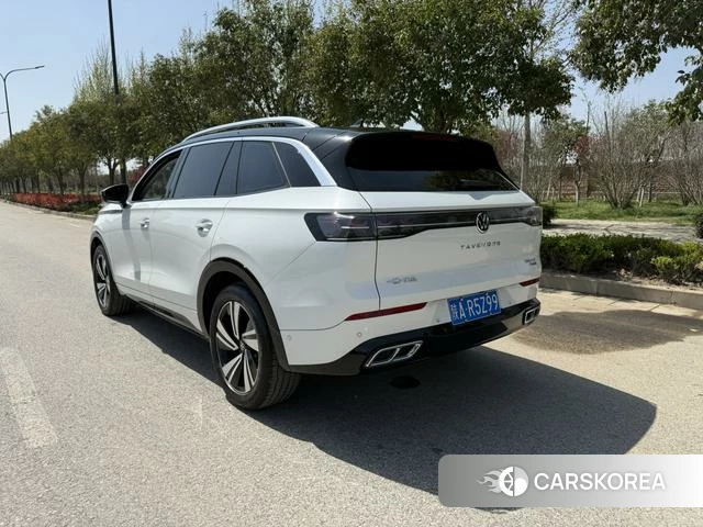 Volkswagen Tavendor 2023 Белый из Китая, фото 2