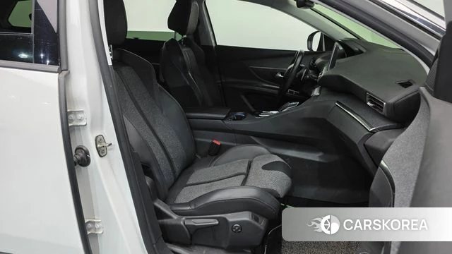Peugeot 5008 second generation 2018 Белый из Кореи, фото 2