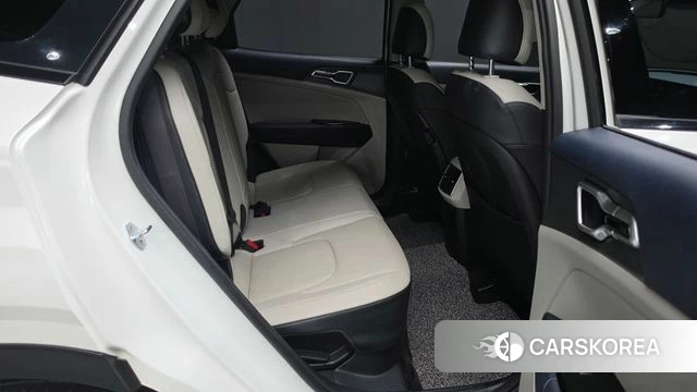 Kia Sportage 5th Generation Hybrid 2022 Белый из Кореи, фото 2