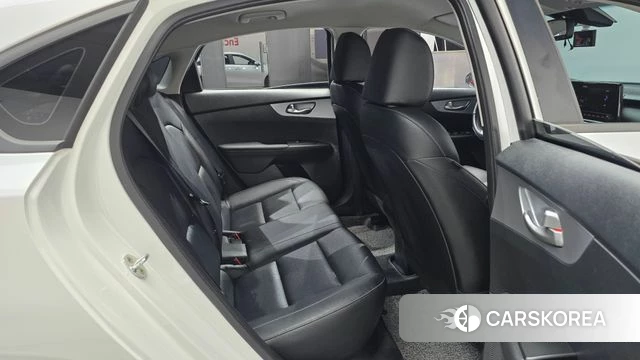 Kia The New K3 2nd generation 2021 Белый из Кореи, фото 2