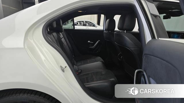 Mercedes-Benz A-Class W177 2022 Белый из Кореи, фото 2