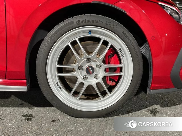 Volkswagen Golf 8th Generation 2025 Красный из Кореи, фото 2