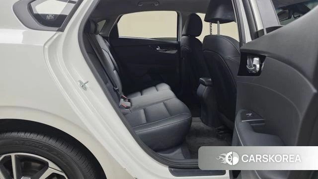 Kia The New K3 2nd generation 2024 Белый из Кореи, фото 2