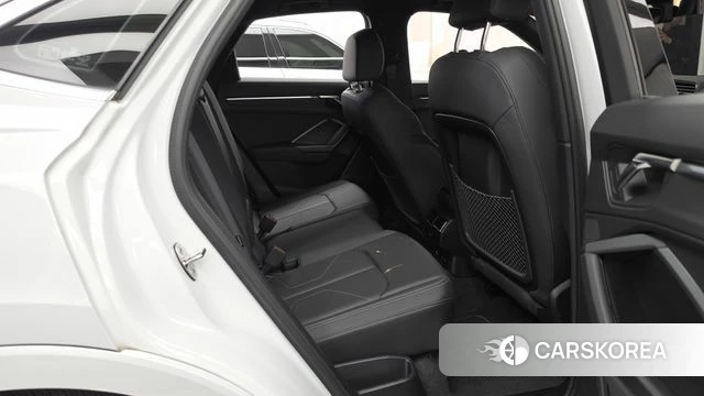 Audi Q3 (F3) 2022 Белый из Кореи, фото 2