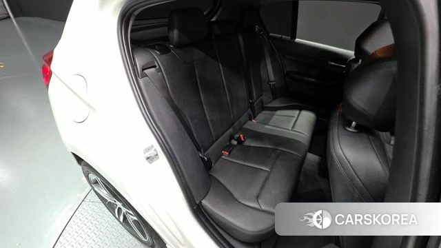 BMW 1 Series (F20) 2018 Белый из Кореи, фото 2