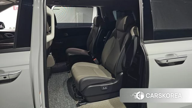Kia The New Carnival 4th Generation 2024 Серебристо-серый из Кореи, фото 2