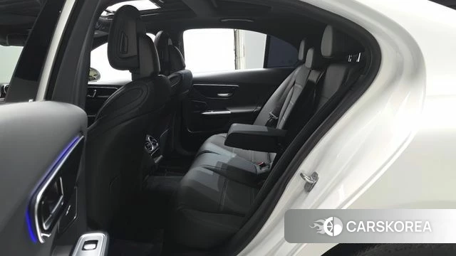 Mercedes-Benz C-Class W206 2024 Белый из Кореи, фото 2