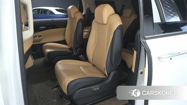 Kia Carnival 4th generation 2023 Белый из Кореи, фото 2