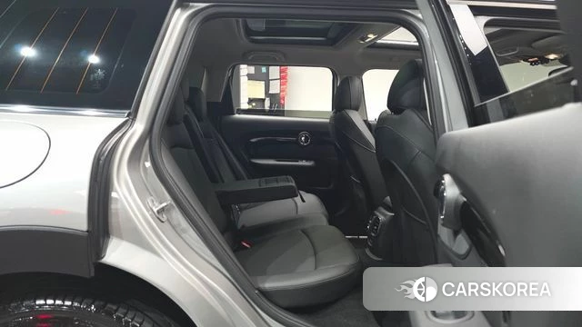 Mini Cooper Clubman 2023 Серебристо-серый из Кореи, фото 2