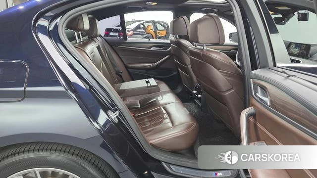 BMW 5 Series (G30) 2018 Черный из Кореи, фото 2