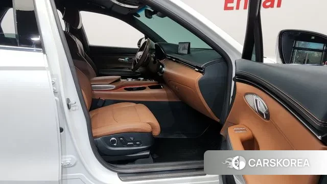 Genesis GV70 2024 Белый из Кореи, фото 2